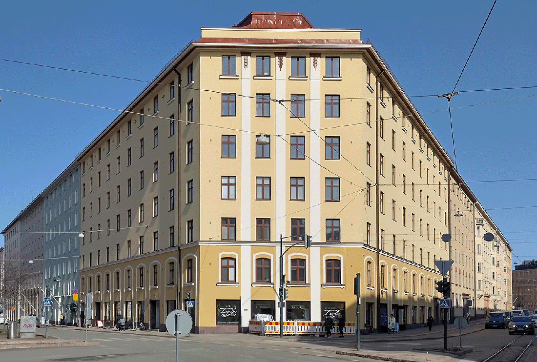 Mechelininkatu 23:n ennallistettu julkisivu alkuperäisine koristeaiheineen