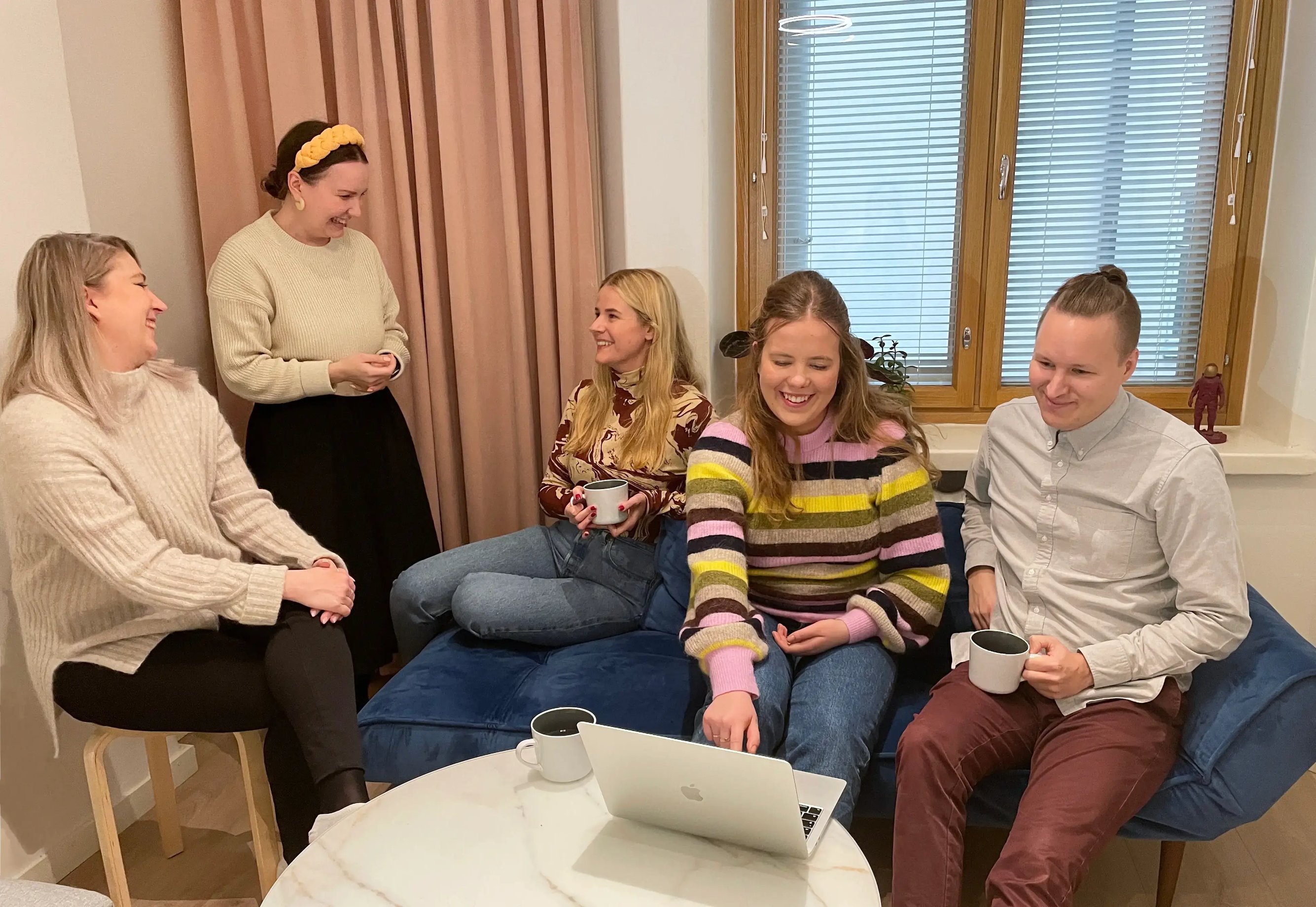 The work community is an important resource at Mint & More. In the picture, from the left: Heli, Roosa, Laura, Ronja and Kristian.