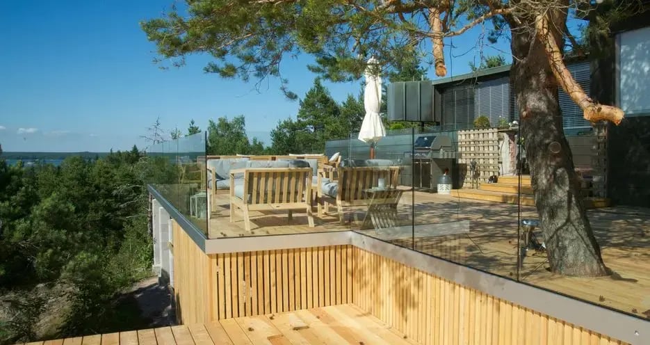 Post-free full-glass railings designed by Zeta Design Oy
