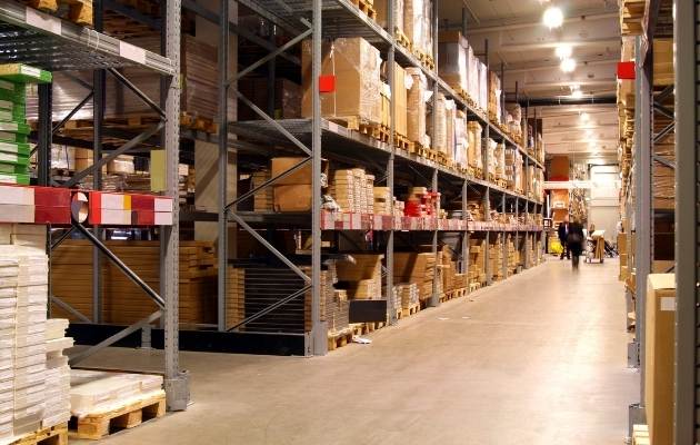 630 x 400 retail warehouse